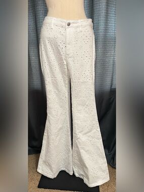 Sugar Thrillz Dolls Kill ‘BLOOMING FIELDS’ White Eyelet Flare Pants L NWT
